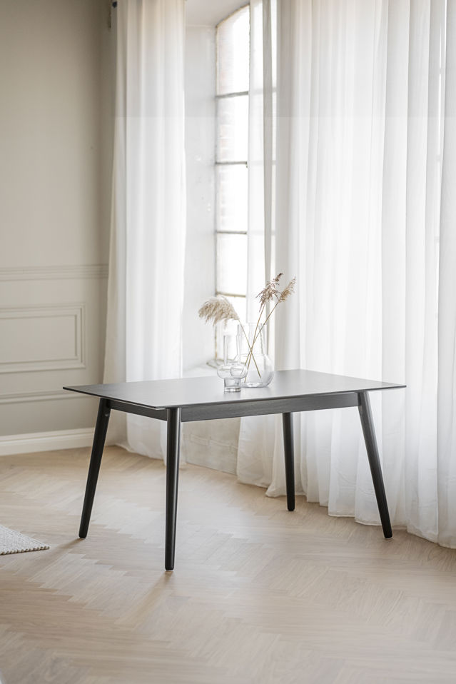 Eettafel 'Lotta' 140x90cm - Zwart