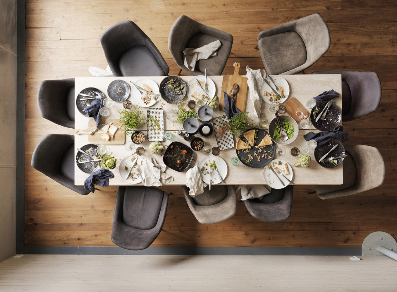 Eettafel 'Fred' 240x100cm - Witgeolied Eiken/Zwart
