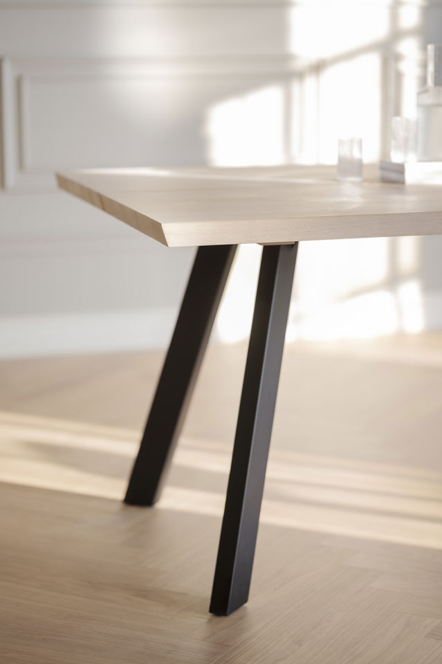 Eettafel 'Fred' 170x95cm - Witgepigmenteerd Eiken/Zwart