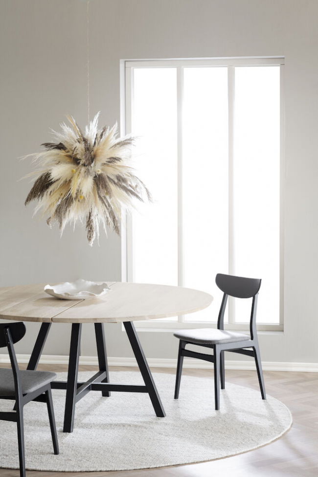 Eettafel 'Carradale' Rond 150cm - Witgepigmenteerd/V-poot