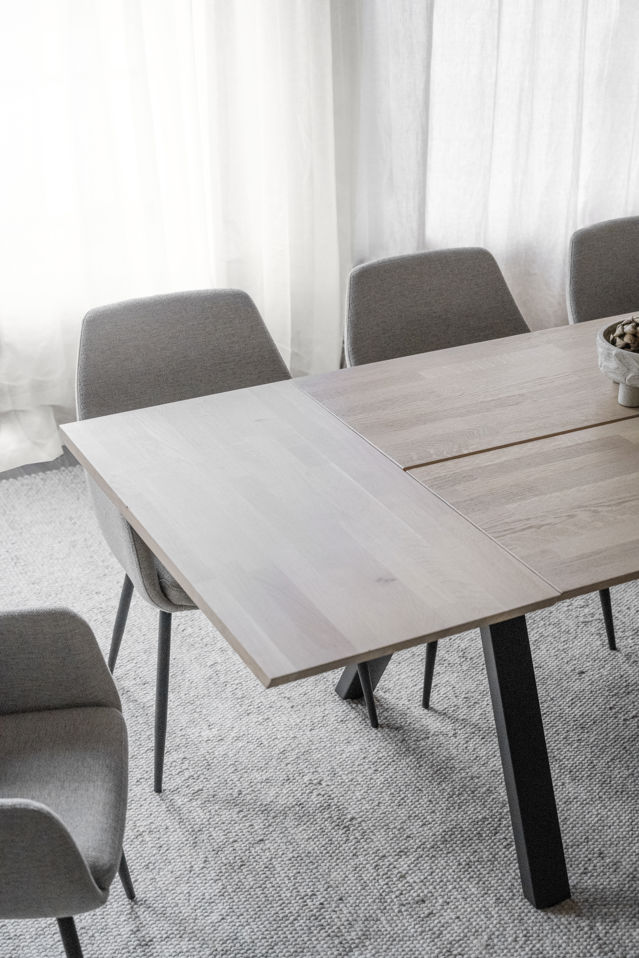 Eettafel 'Carradale' 170x100cm - Witgepigmenteerd/V-poot