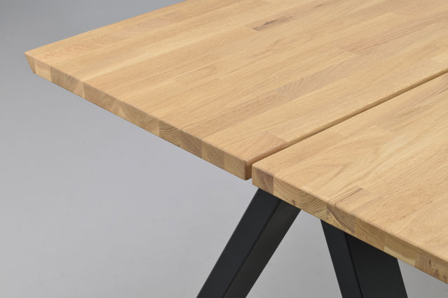 Eettafel 'Carradale' 220 cm - Eiken/V-poot