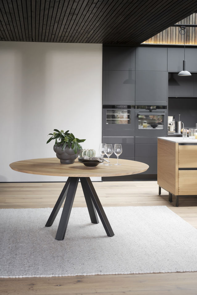 Eettafel 'Carradale' Rond 150cm - Eiken/Zwart V-poot