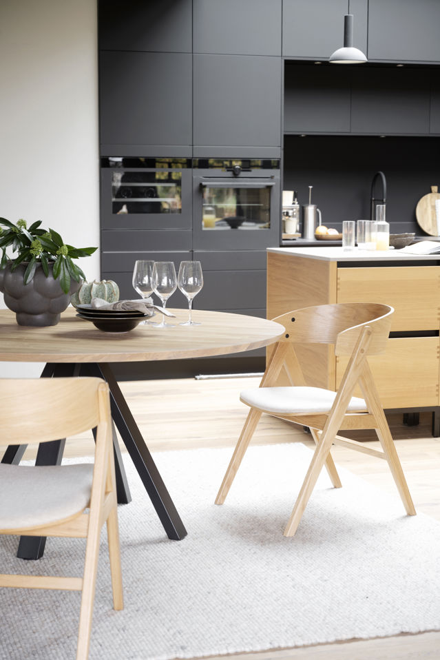 Eettafel 'Carradale' Rond 150cm - Eiken/Zwart V-poot