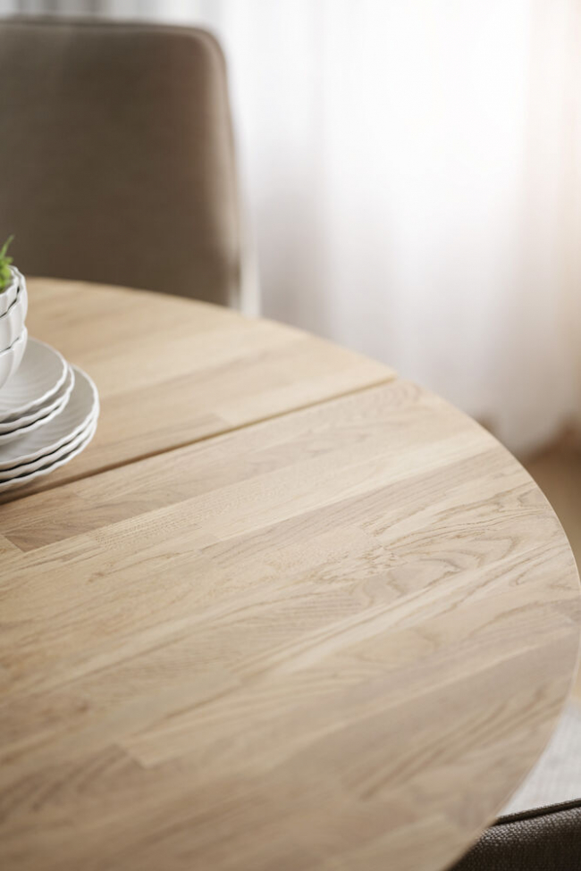 Eettafel 'Carradale' Rond 130cm - Eik/V-poot