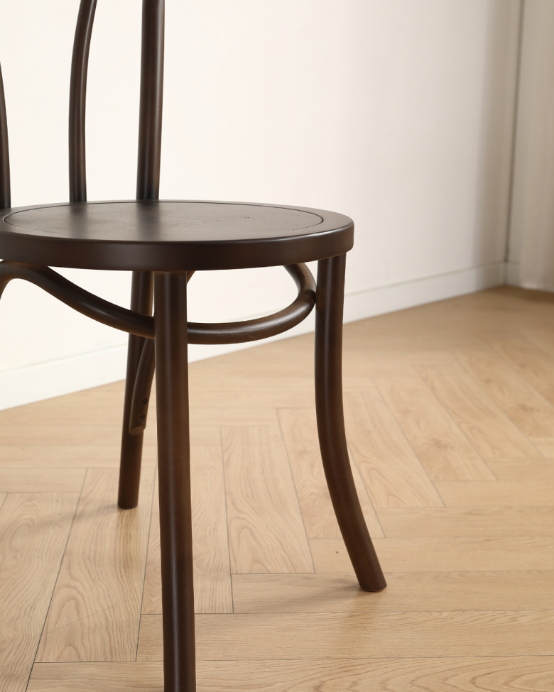 Stoel 'Bistro'- Walnoot