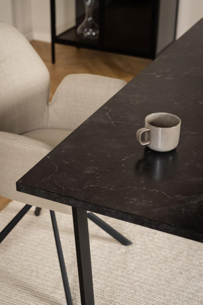 Eettafel 'Corfu' - Zwart