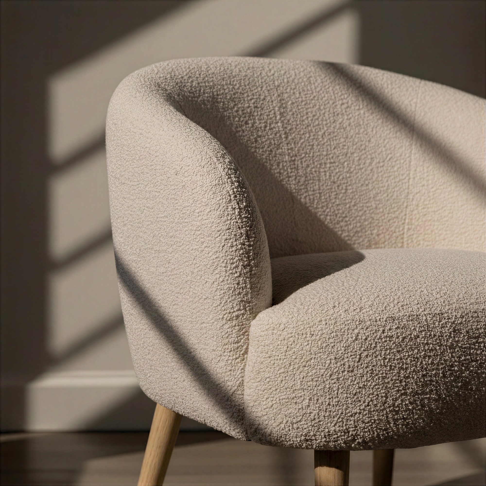 Fauteuil 'Capri' met houten poten - Beige/Boucl&eacute;