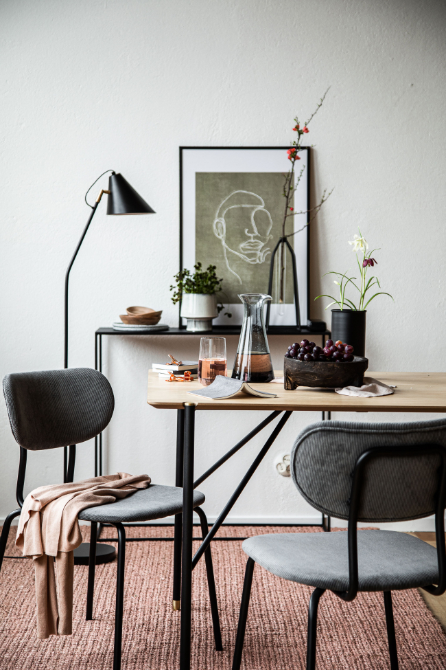 Eetgroep 'Kungsholmen Hornstull' - 1 Tafel & 4 Stoelen