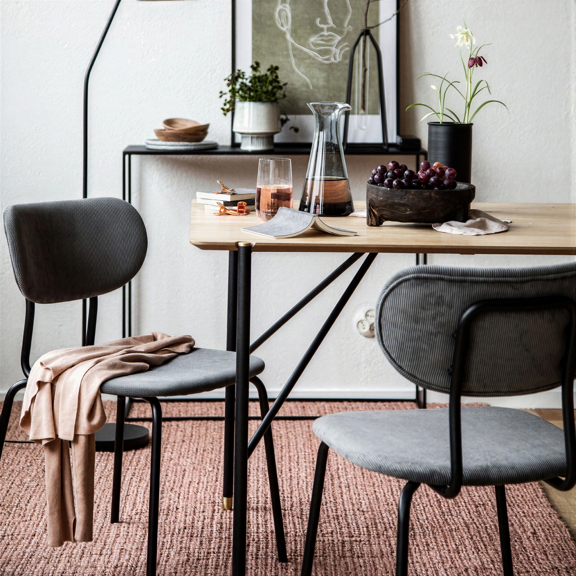 Eetgroep 'Kungsholmen Hornstull' - 1 Tafel & 4 Stoelen