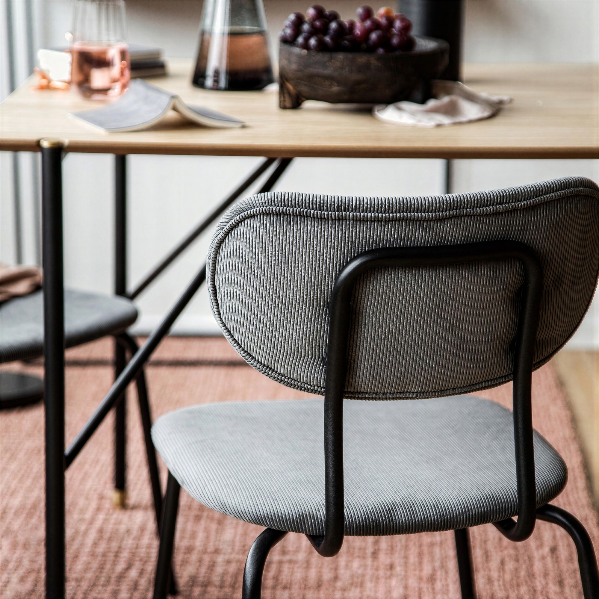 Eetgroep 'Kungsholmen Hornstull' - 1 Tafel & 4 Stoelen