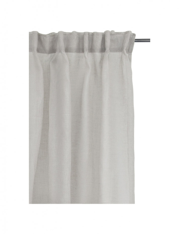 Gordijn met plooiband \'Dalsland\' 145x250 - Grijs in de groep Inrichting / Textiel / Gordijnen bij Reforma (L22024-00409-1317)